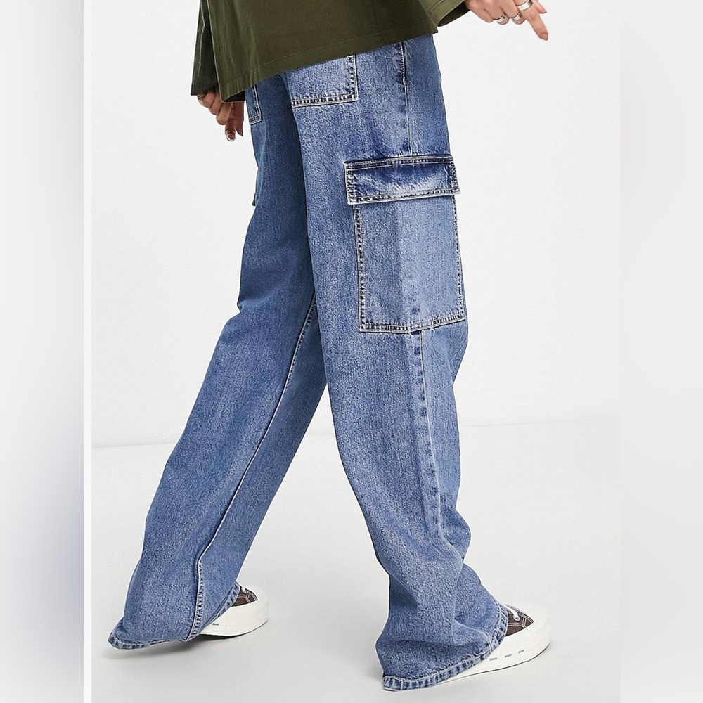 ASOS DESIGN TALL cotton blend low rise cargo jeans in mid wash blue-size 30-38L